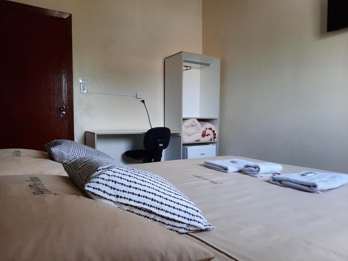 Hotel Tres Passos - Prox Ao Aeroporto E Rodoviaria Порту-Алегрі Екстер'єр фото
